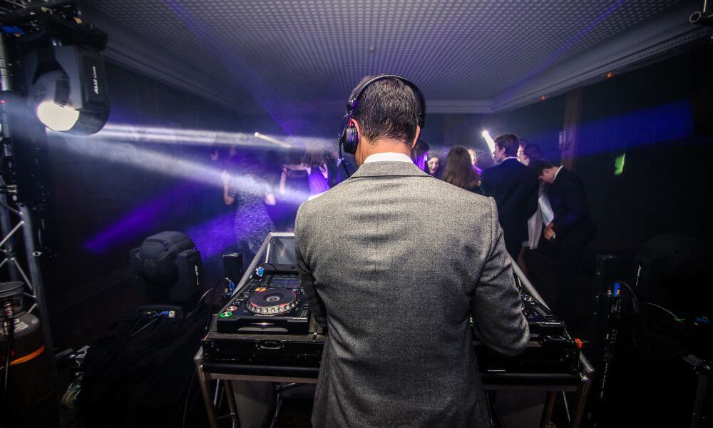 wedding dj